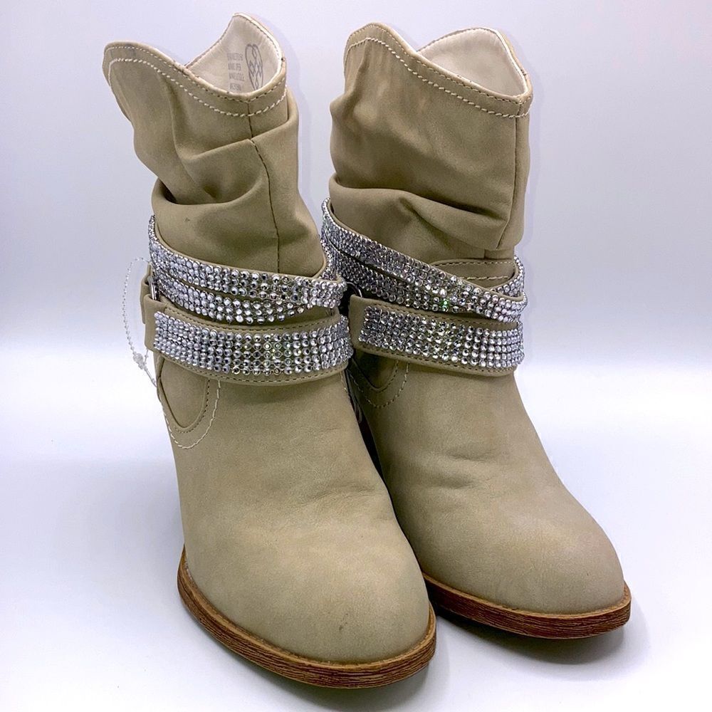 Womens Daisy Fuentes Heeled Booties Ankle Boots Shoes Size 5.5